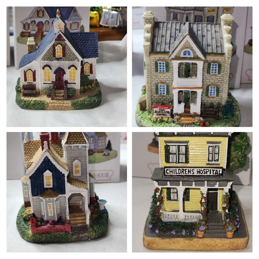 Liberty Falls collection mini village. For your Christmas decorations. Lot of 4.